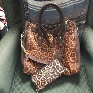 MICHAEL KORS L Leopard print Hamilton & wallet set